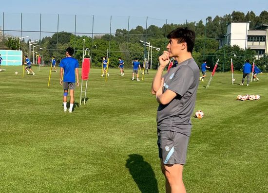 伊尔迪兹对自己在尤文的处境感到非常沮丧，他考虑在冬窗离开，未来几天将有会谈，外租和永久转会都有可能。